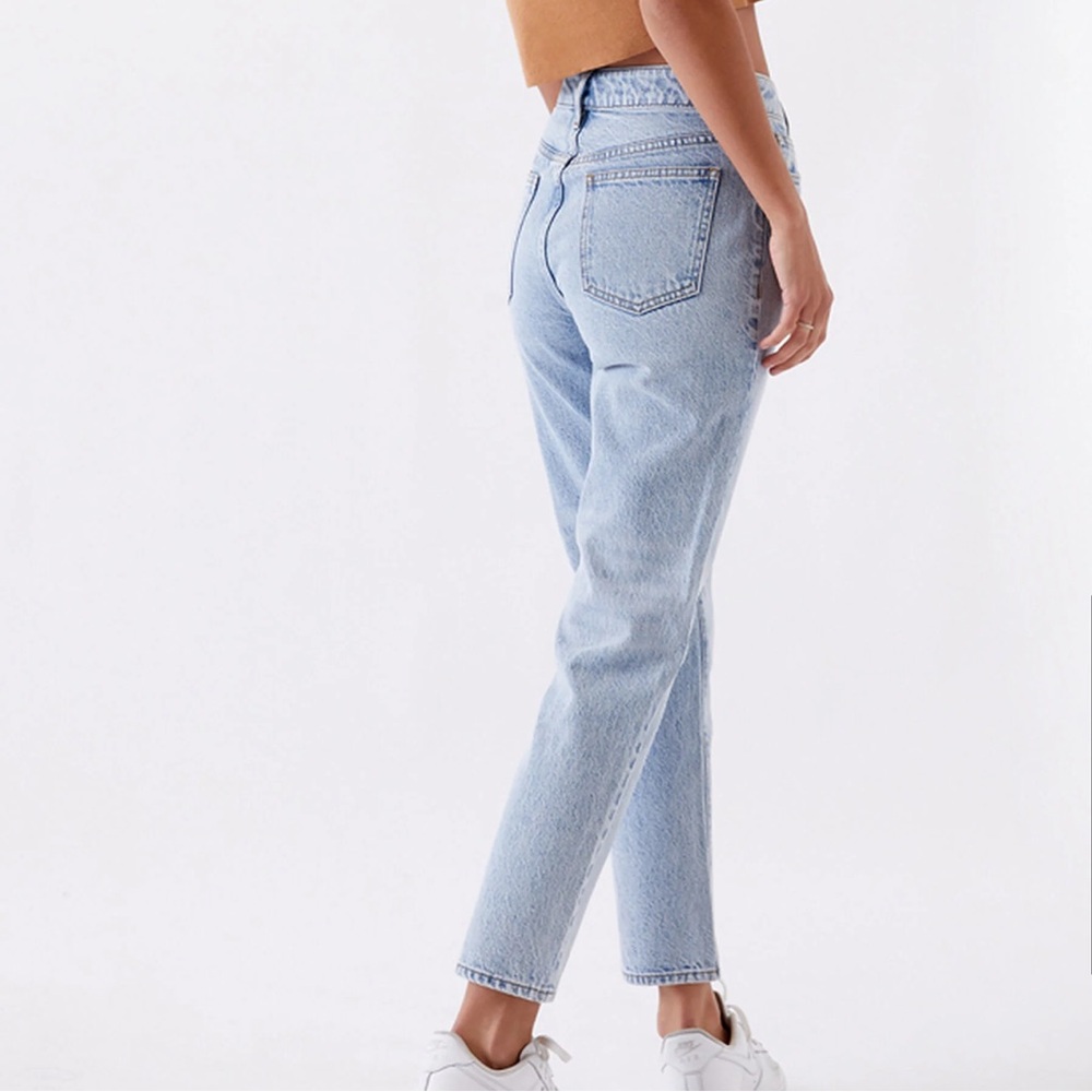 Pacsun Light Mom Jeans in Medium Indigo